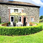 Villa Spacious In En Ardenne