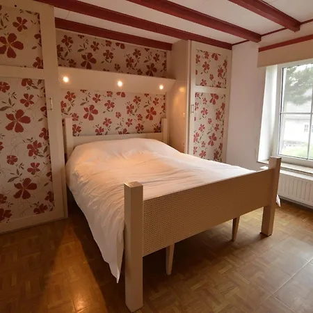 Spacious In En Ardenne Βίλα