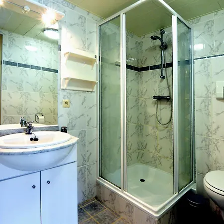 Spacious In En Ardenne וילה *