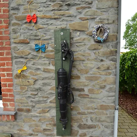 Spacious In En Ardenne וילה