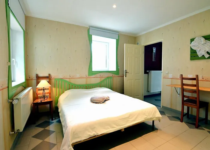 Spacious In En Ardenne * לה רושה - אן - ארדן