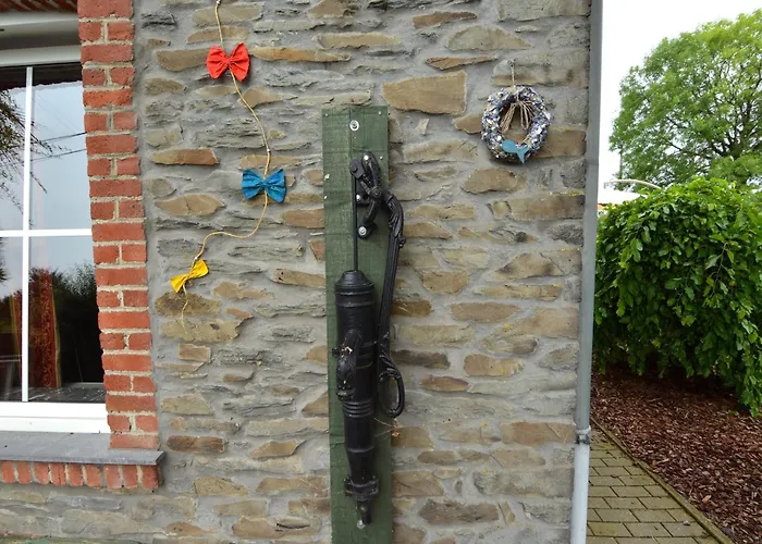 Spacious In En Ardenne וילה